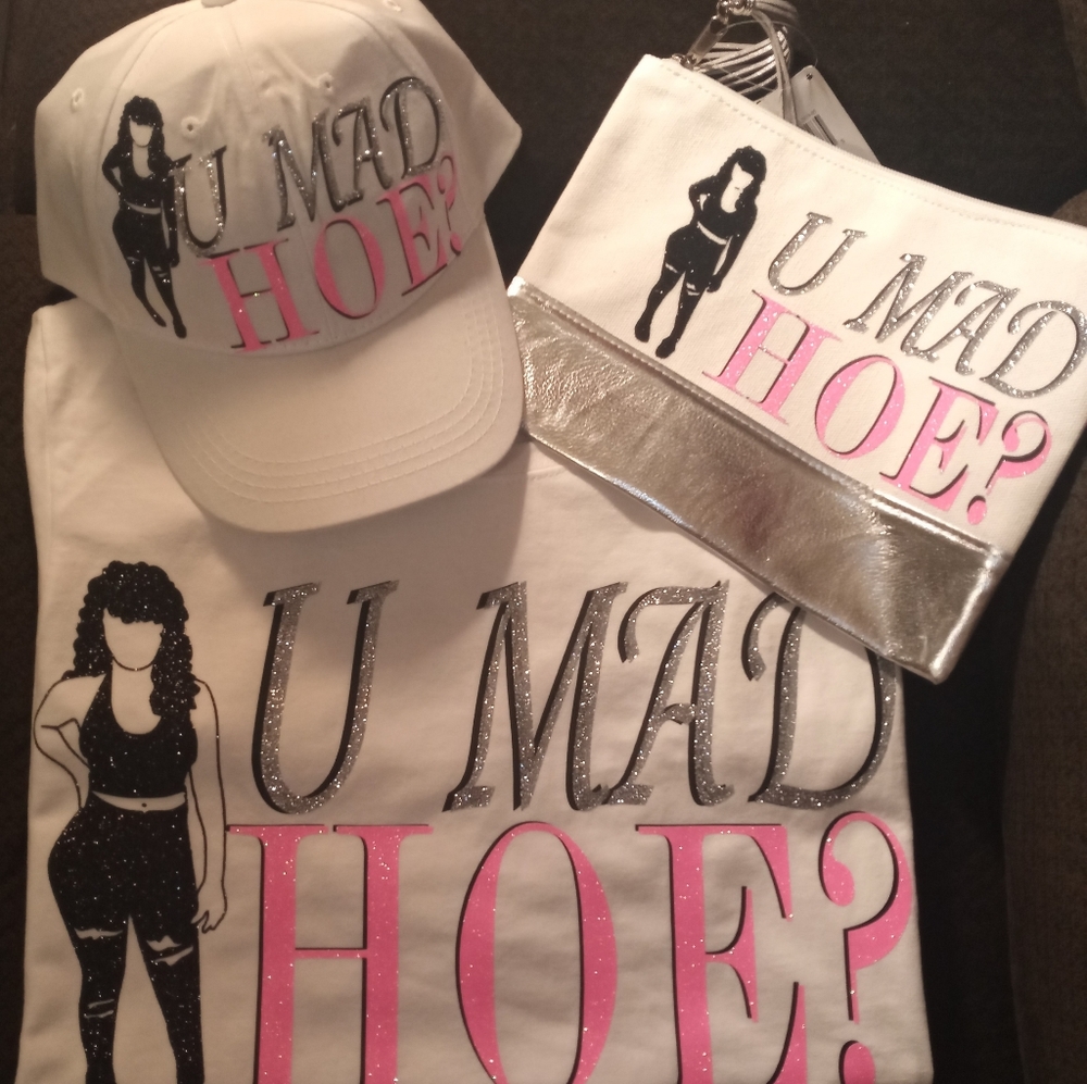 3piece t-shirt, hat, and bag